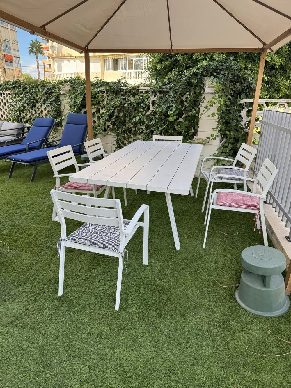2BR Apartment with Large Garden near the Beach preview