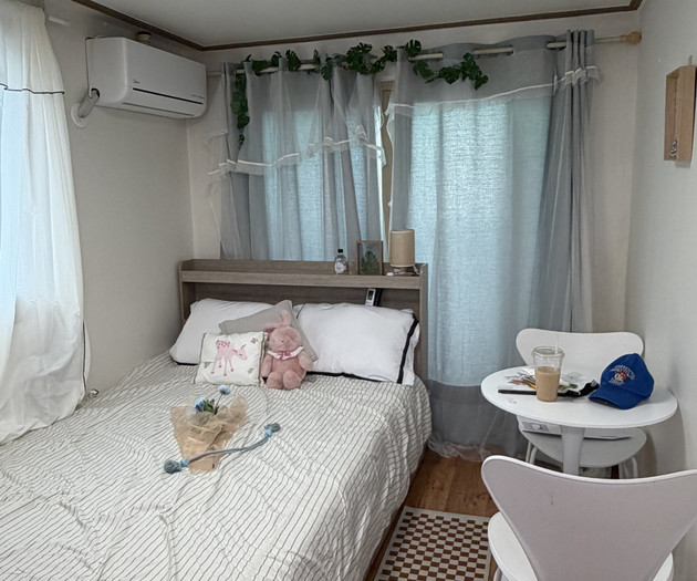 Bedroom with ivy curtain decor