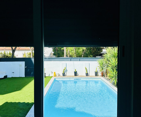 Bedroom near the beach and Lisbon center