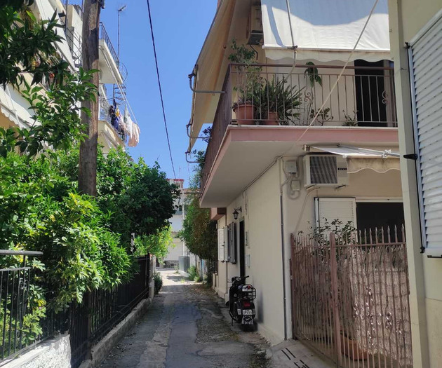 First-floor Home Near Train & Bus Stops