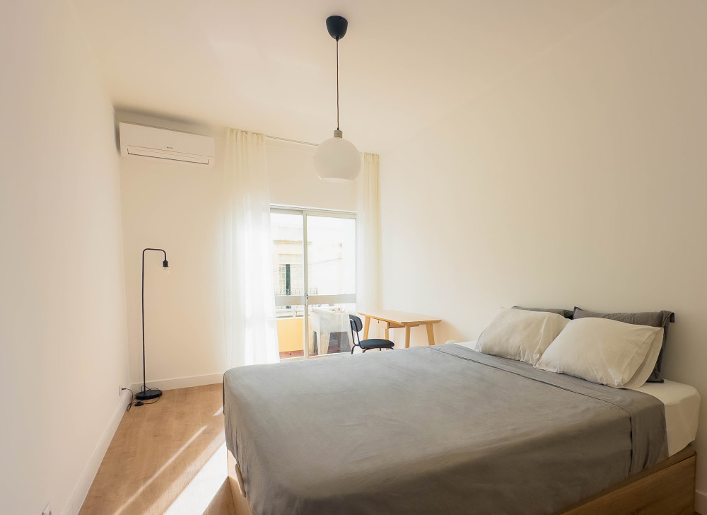 Sunny flat in Faro city center preview