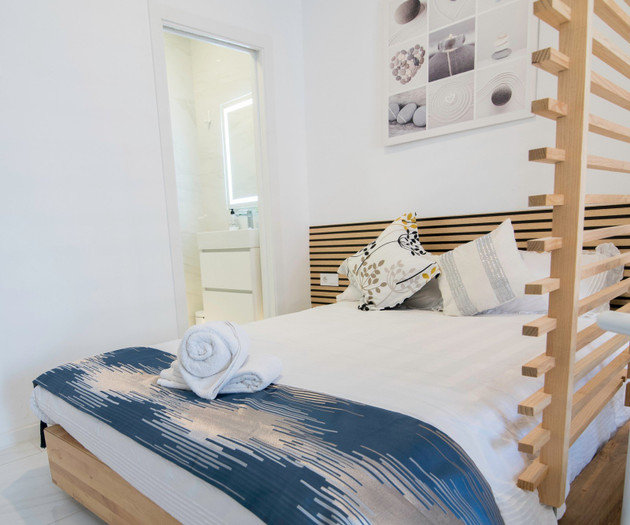 SleekLofts Romantic Studio for 2 with Kitchen