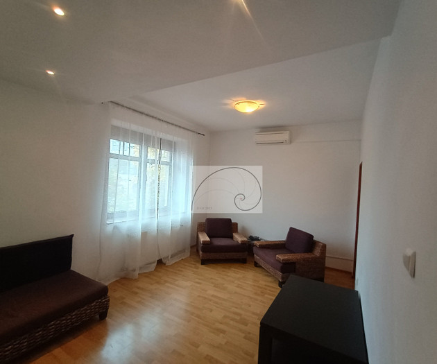 Elegant Duplex in Villa • Central Bucharest