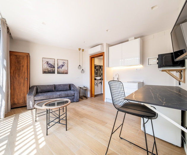 Confy attic with terrace 1 bedroom right in Born