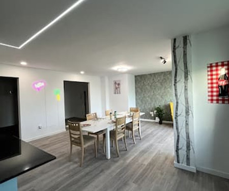 Private twin Room in CoLiving (Room Toledo)