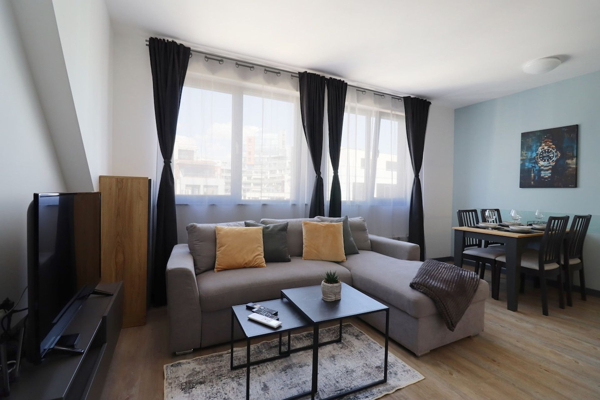 Living room image 1