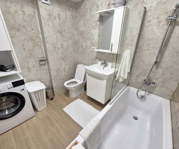 Luxury Skyline Suite at Central Address