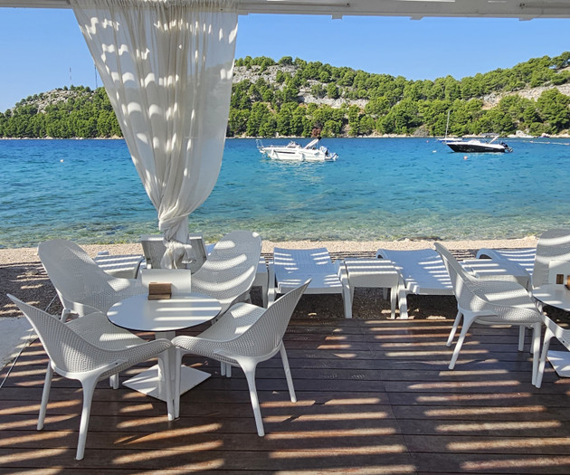 Beachside lounge with sea view