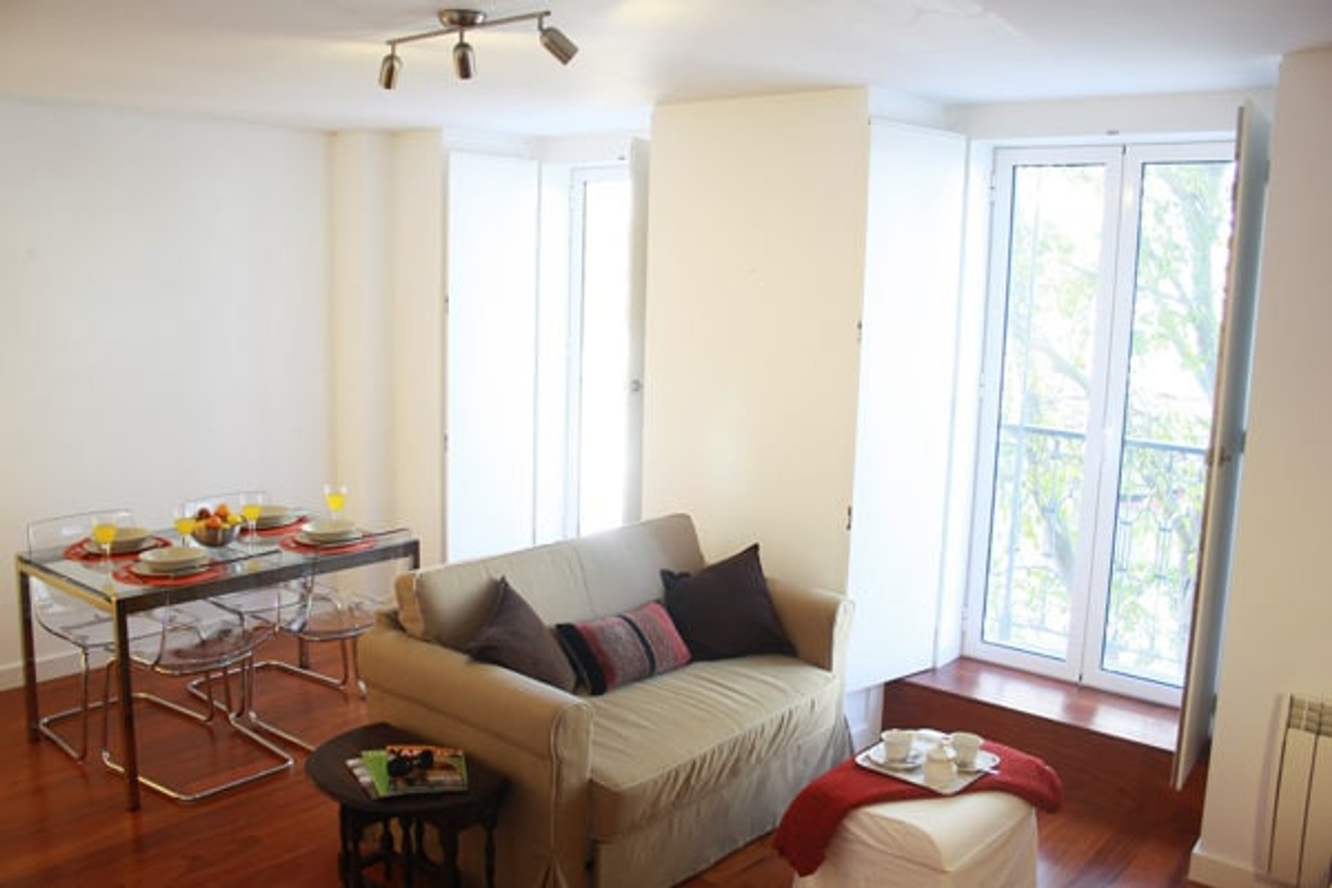 Living room image 1