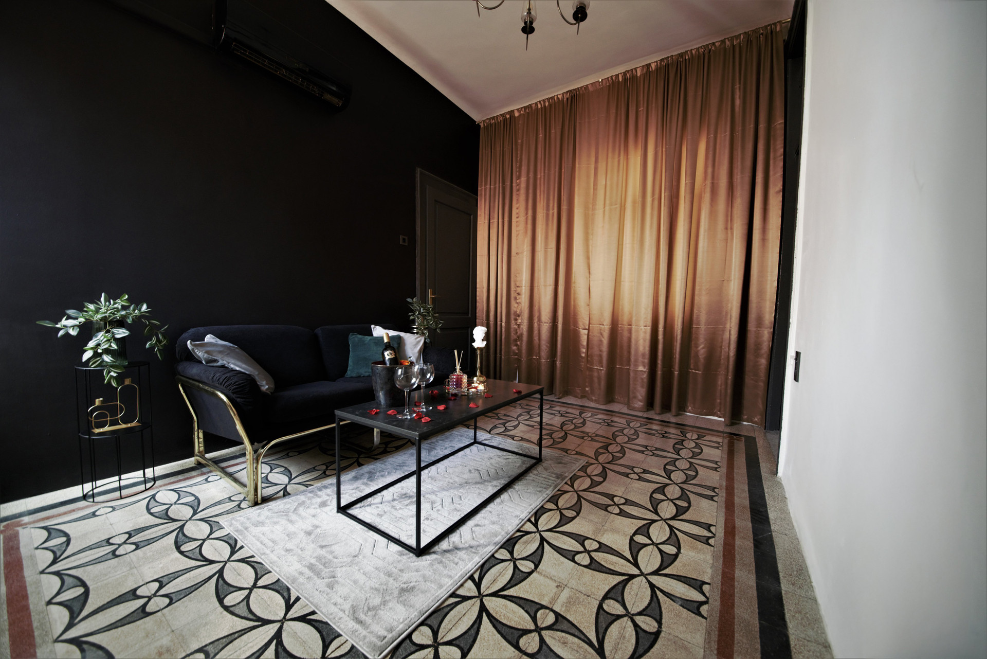 Spacious Livingroom