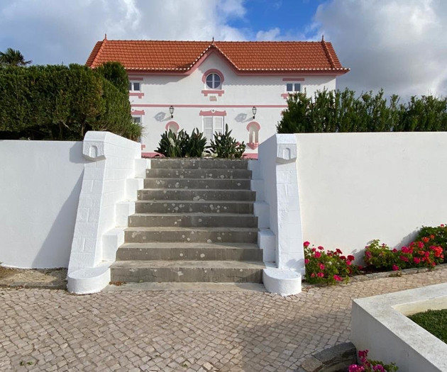Charming house, nestled within a private vineyard