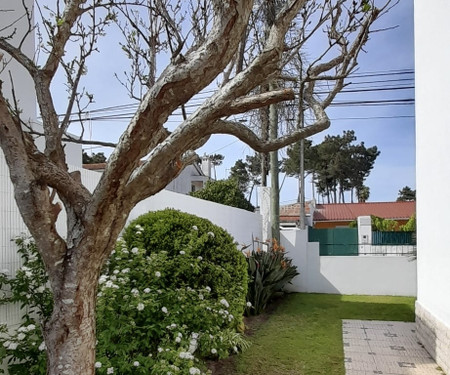 Serene Beach Villa in Aroeira