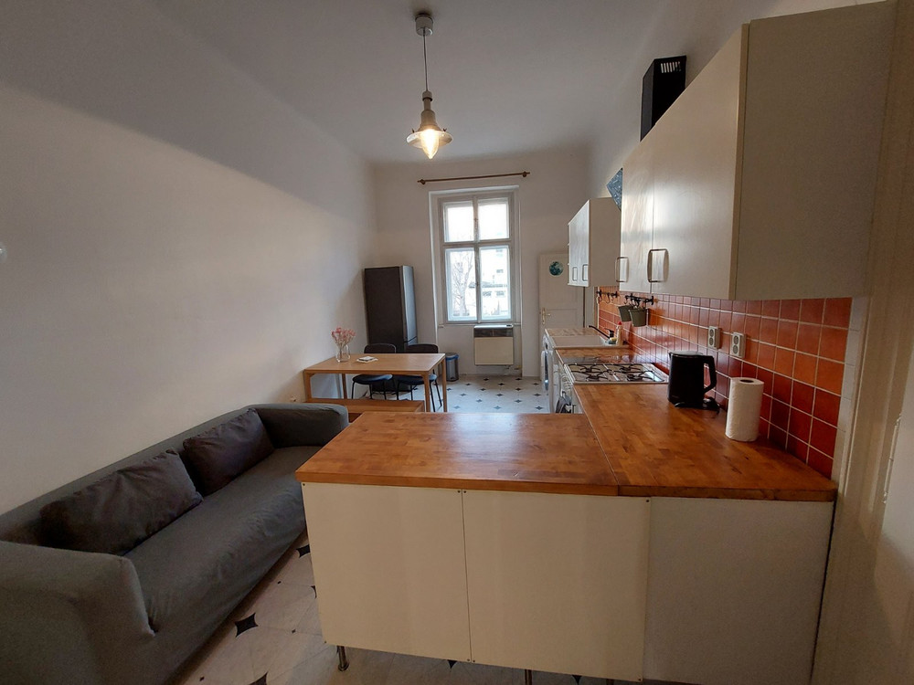 Fully equipped apartment 2mins from metro