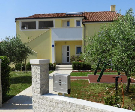 Quiet apartment in sunny Pula, Istria