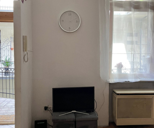 Studio Flat Under the Castle Hill