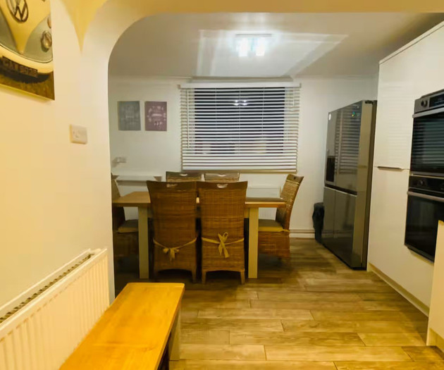 Spacious 5 Bedroom Family Home with Parking