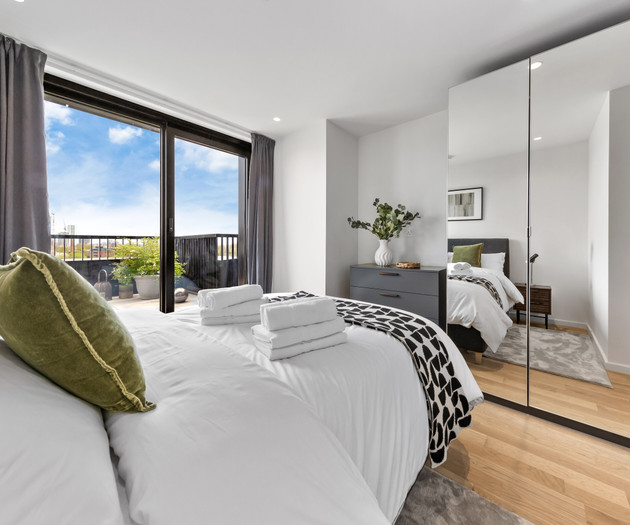 Penthouse Apartment with City Views, Parking + 2BR