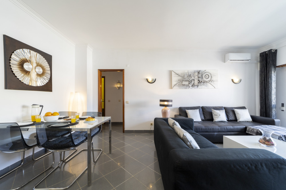 Garnero Apartment by HelloVacations preview