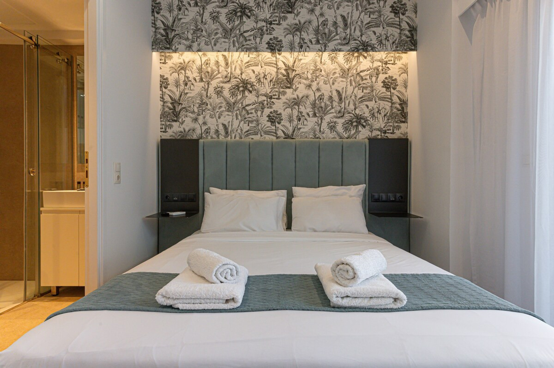 Bedroom image 4