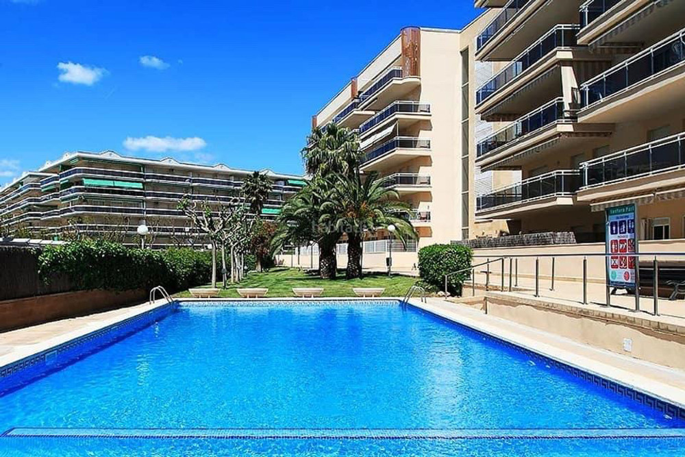 bright apartment pool terrace beach portaventura preview