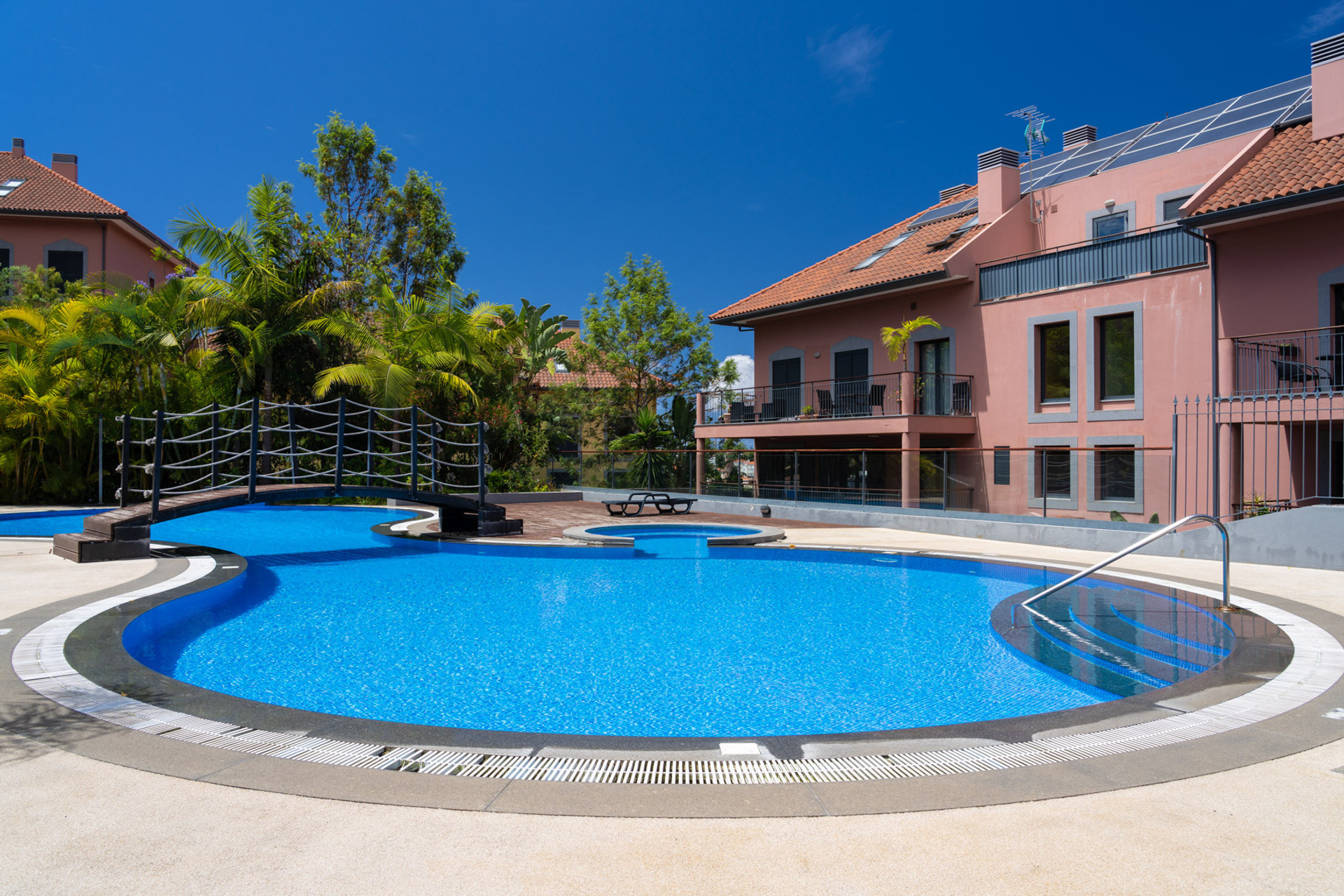 Building Pool
