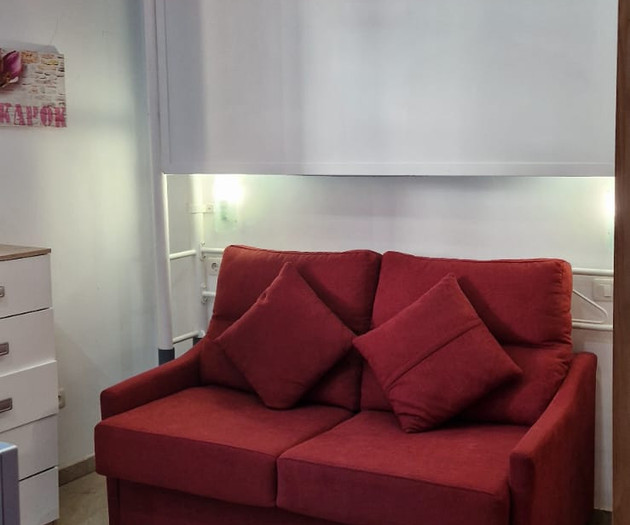 ACOGEDORA HABITACIÓN LUMINOSA Y TRANQUIL