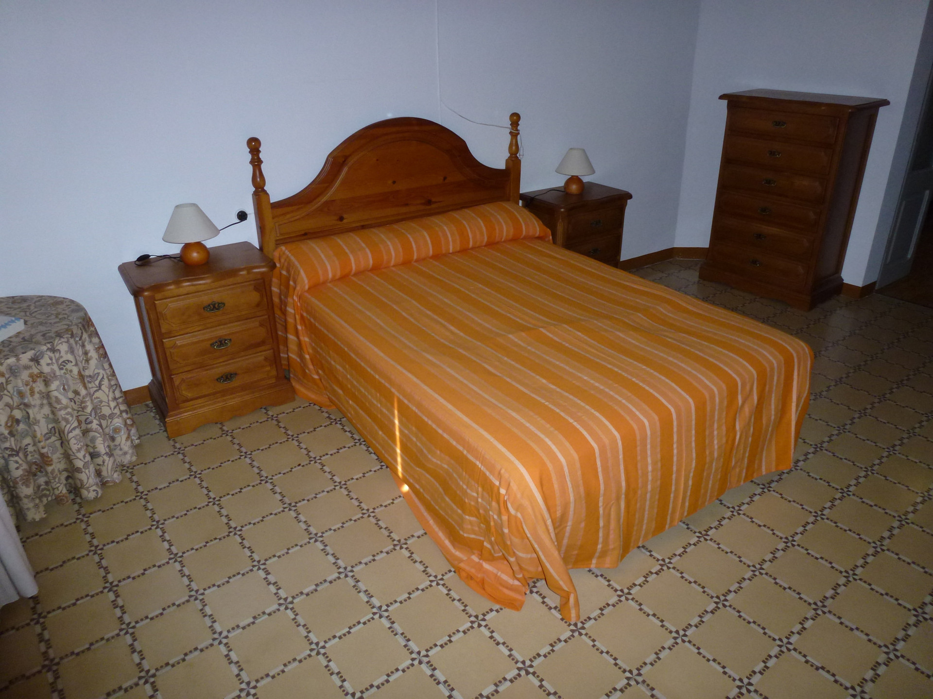 Dormitorio matrimonio con cama de 150x200