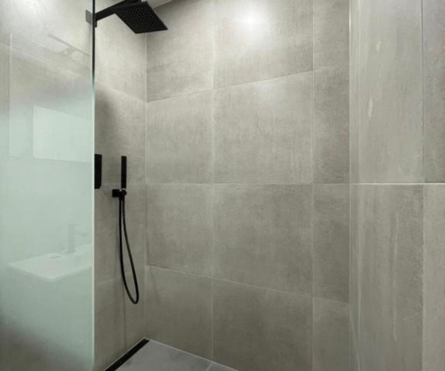 Modern apartment in Dejvice for up to 5 guests