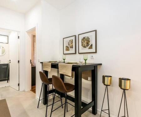 Elegant and Modern 2 Bedroom Apt in Iconic Alfama!