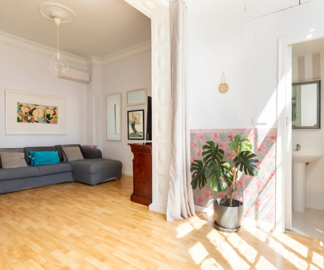 Spacious and bright, in Valencia Ensanche.