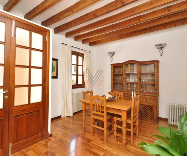 Es Convent, Charming restored town house in the wa