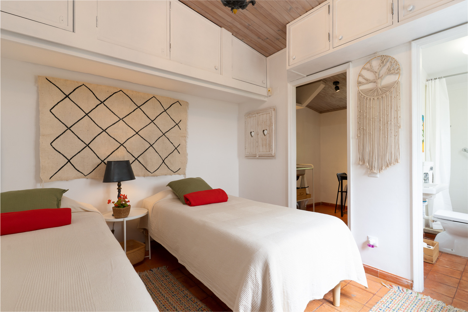 Twin bedroom 