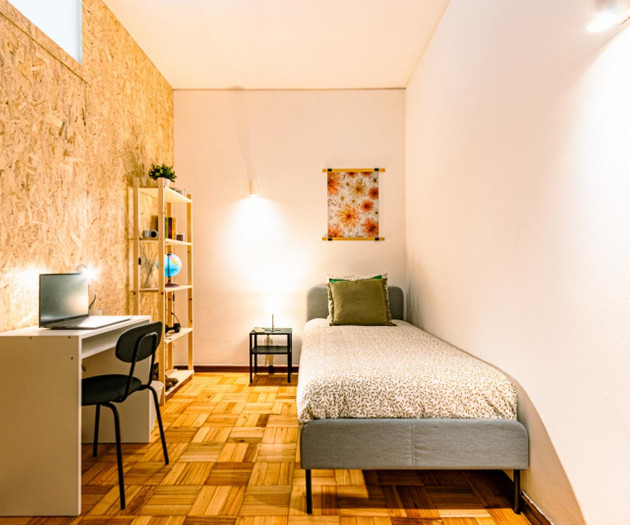 Comfortable single bedroom close to  metro-room 3