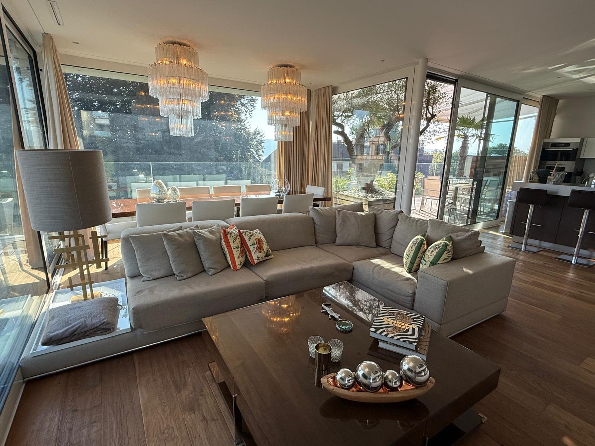 Modernstes Design und absoluter Komfort stehen im Mittelpunkt des White Riviera House