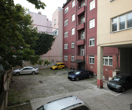 Three-bedroom apartment with parking, Smíchov