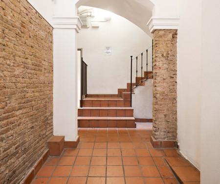 Fabulous 3 Bed with Terrace in Charming Gracia