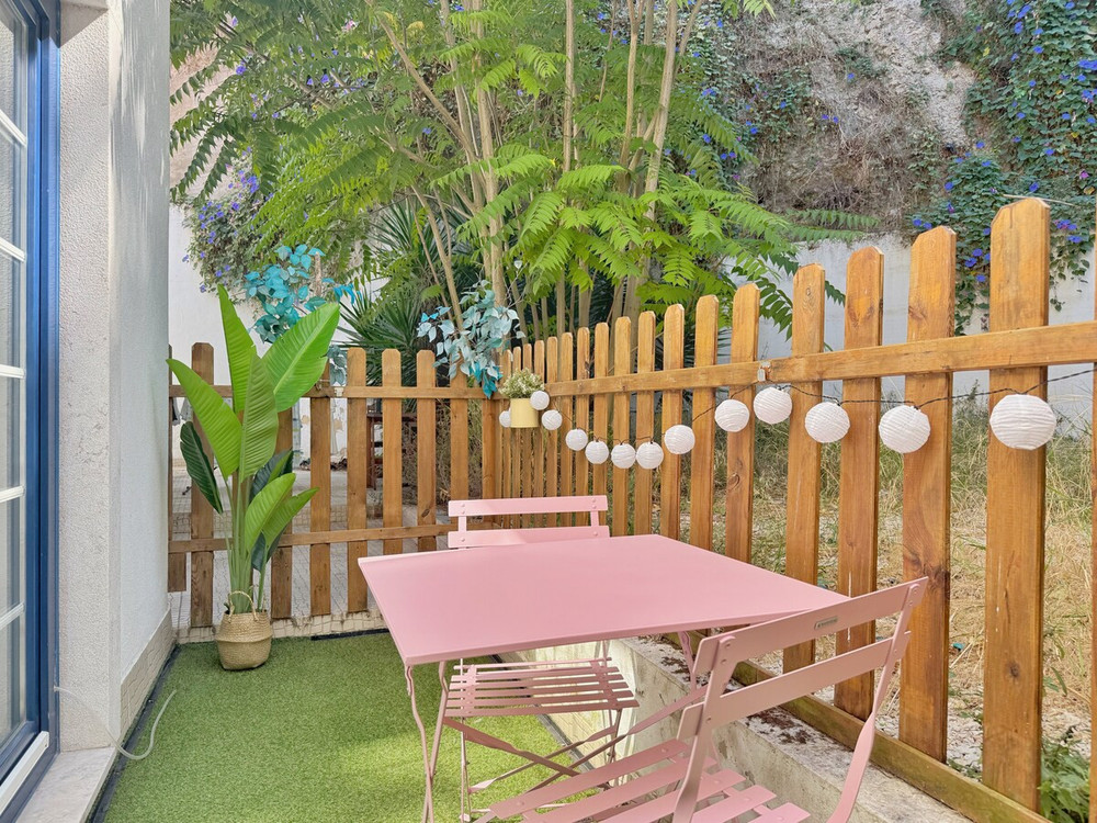 Curious Crow 1 studio w/patio • by Homeful Homes preview