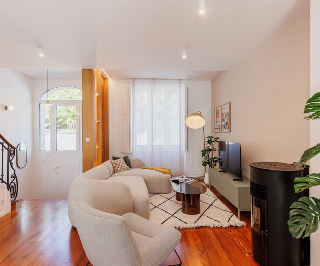 Golden Hour | Luxury T4 for Families & Groups
