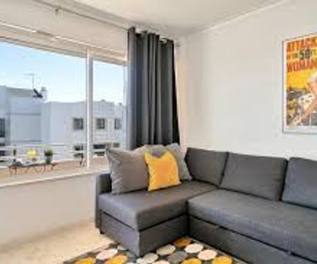 Spacious and bright T2 apartment in a quiet area