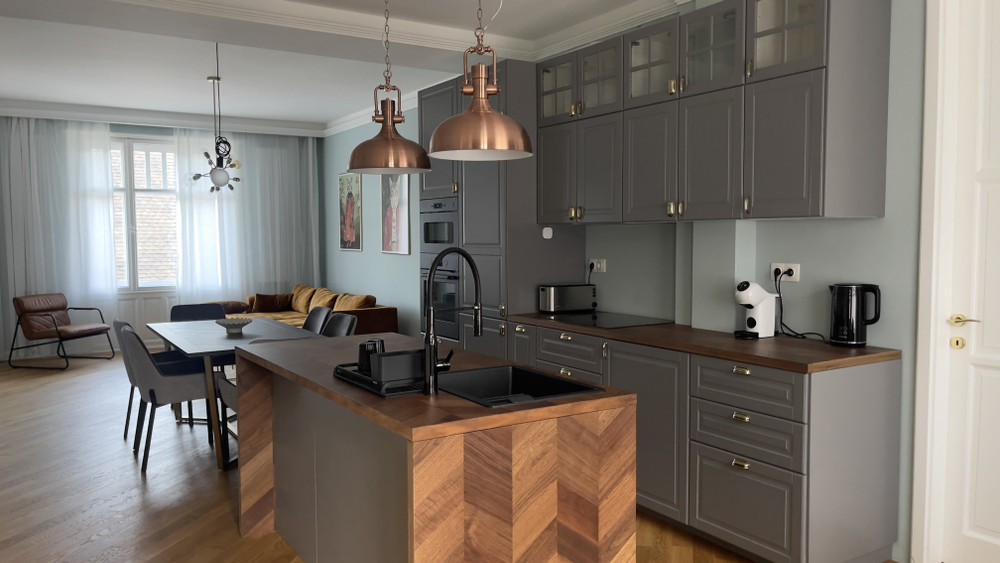 W21 APARTMENT - SUNNY, STYLISH, PEACEFUL preview