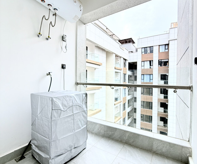 Airy 17th Floor 2BR: City Views, Balcony & Pool