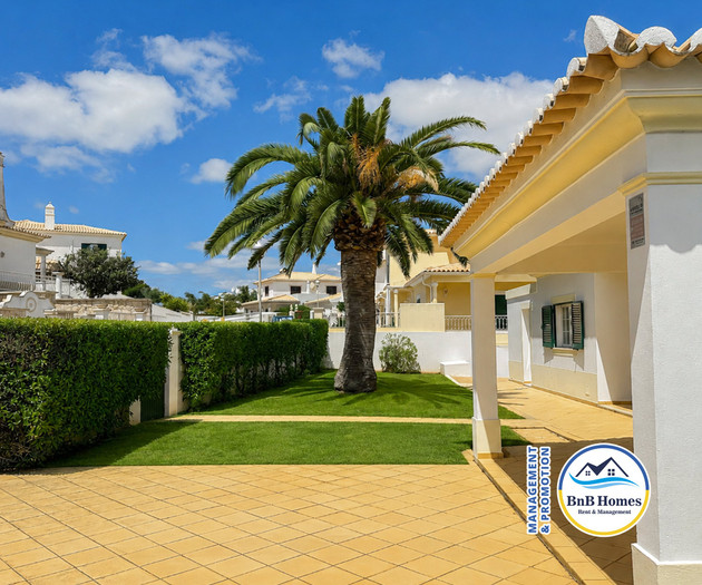 Villa Verde - 4 bedrooms, Marina view, pool & BBQ