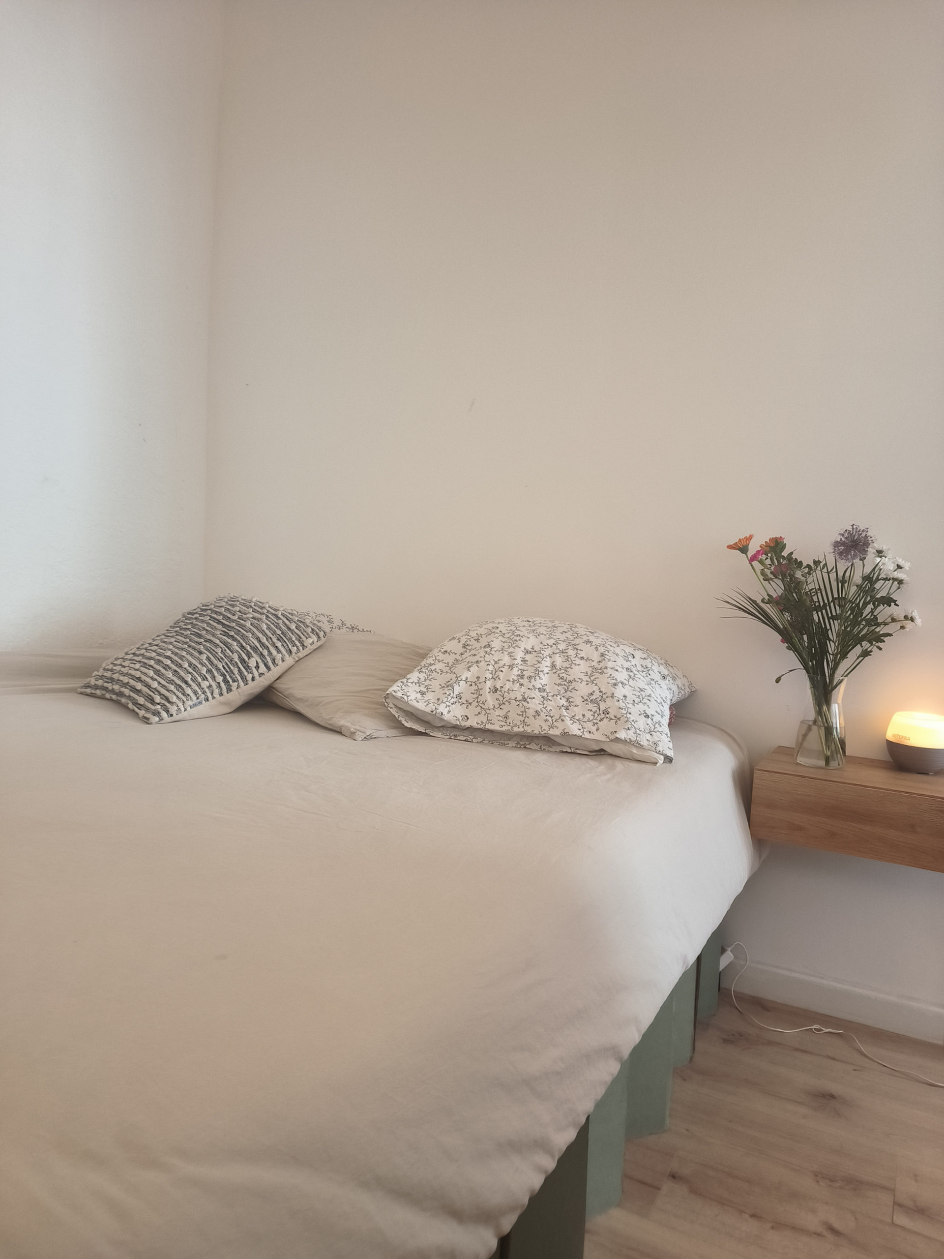 Bedroom with kingsize bed