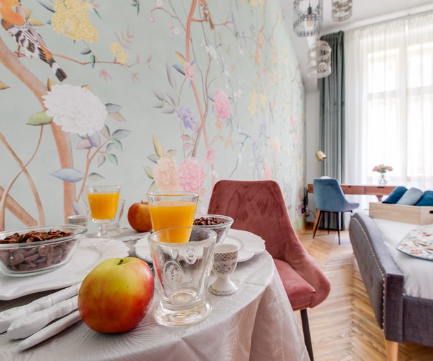 Quaint Maid's Boudoir Apartment