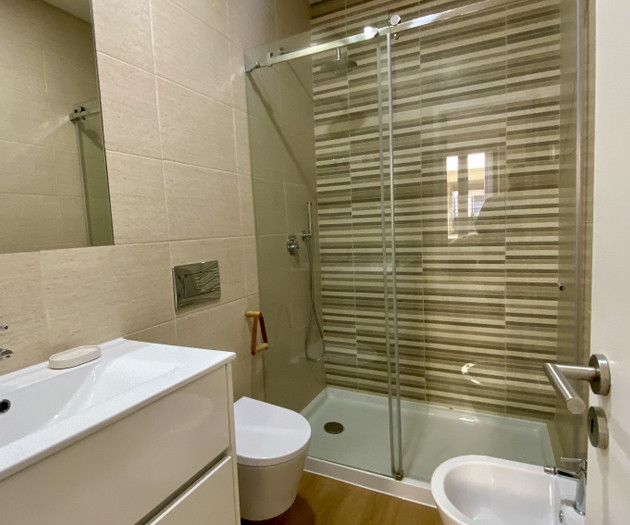 Apartamento com Pateo em Marvila, 2 wc e 2 salas