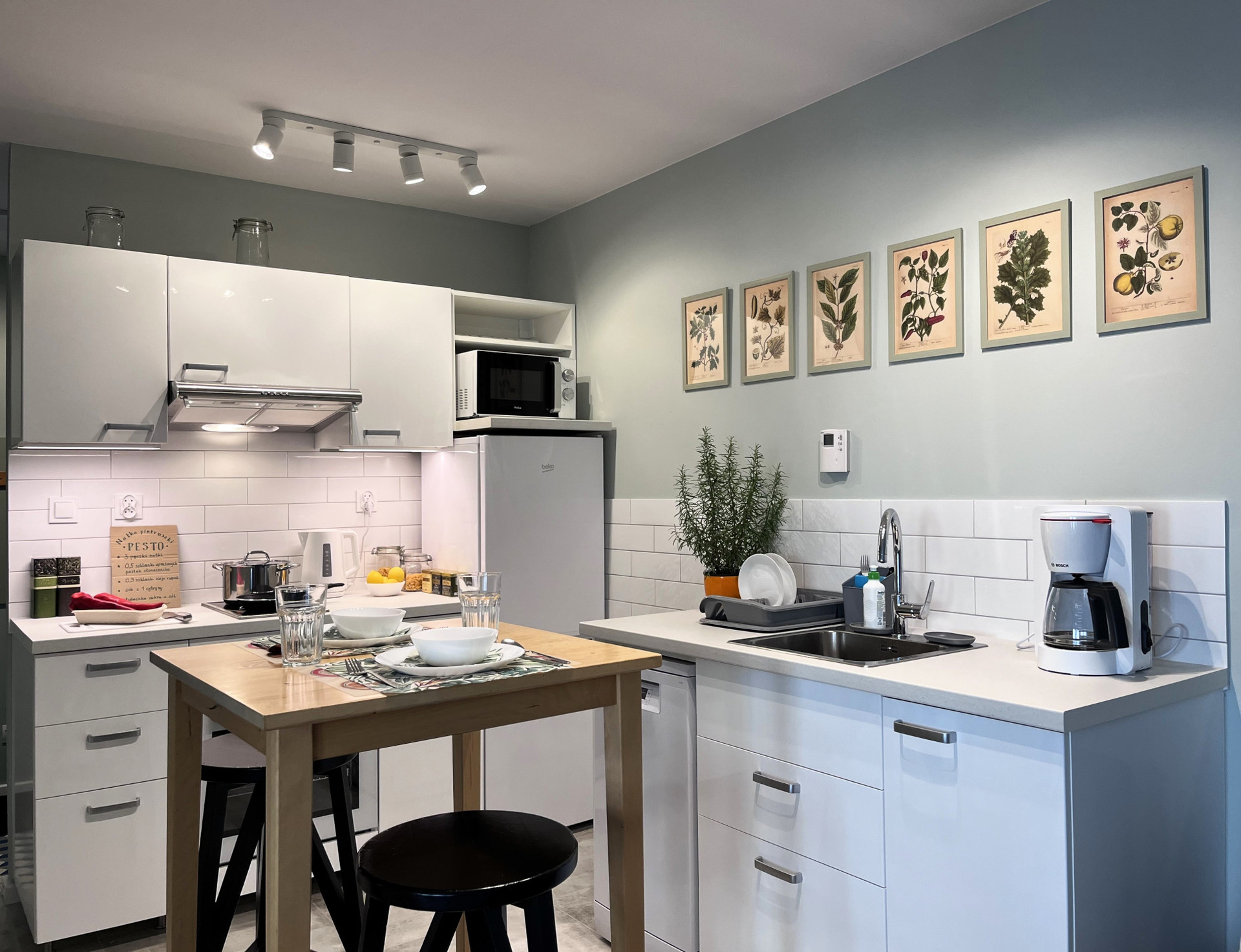 Kitchenette with dining area