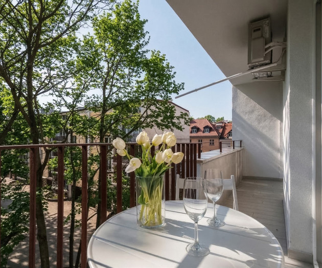 Three-bedroom apartment, Miodowa 23/36