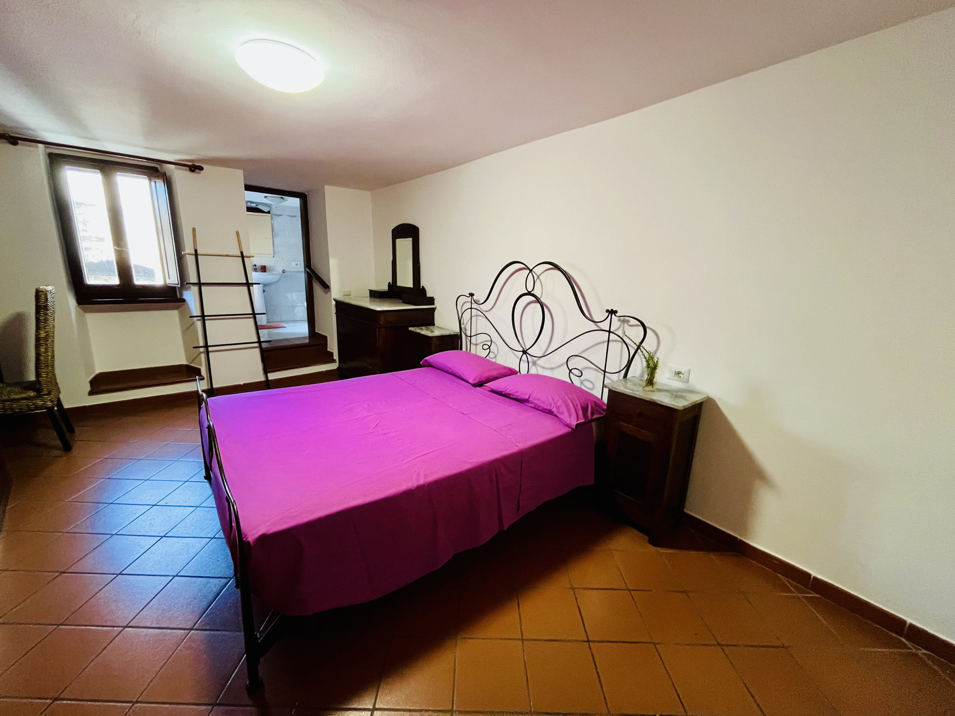 Private Double Bedroom with Half Bathroom