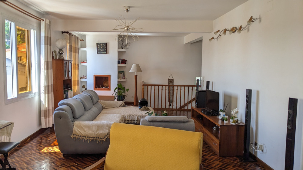 F6- Superb two-storey house with studio preview