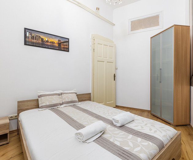Extensive For Downtown Lovers!